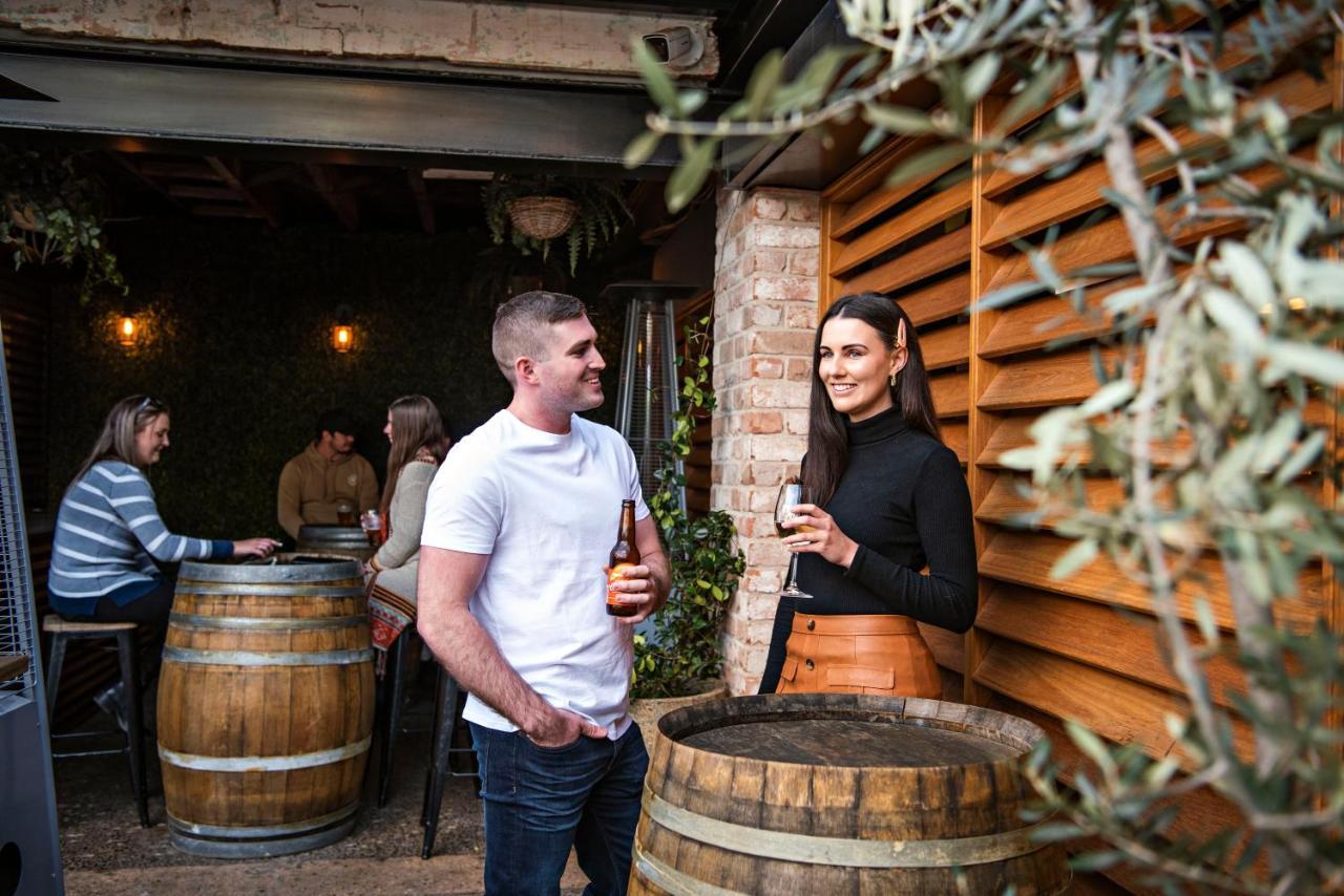 The Woolpack Hotel Mudgee Exteriör bild